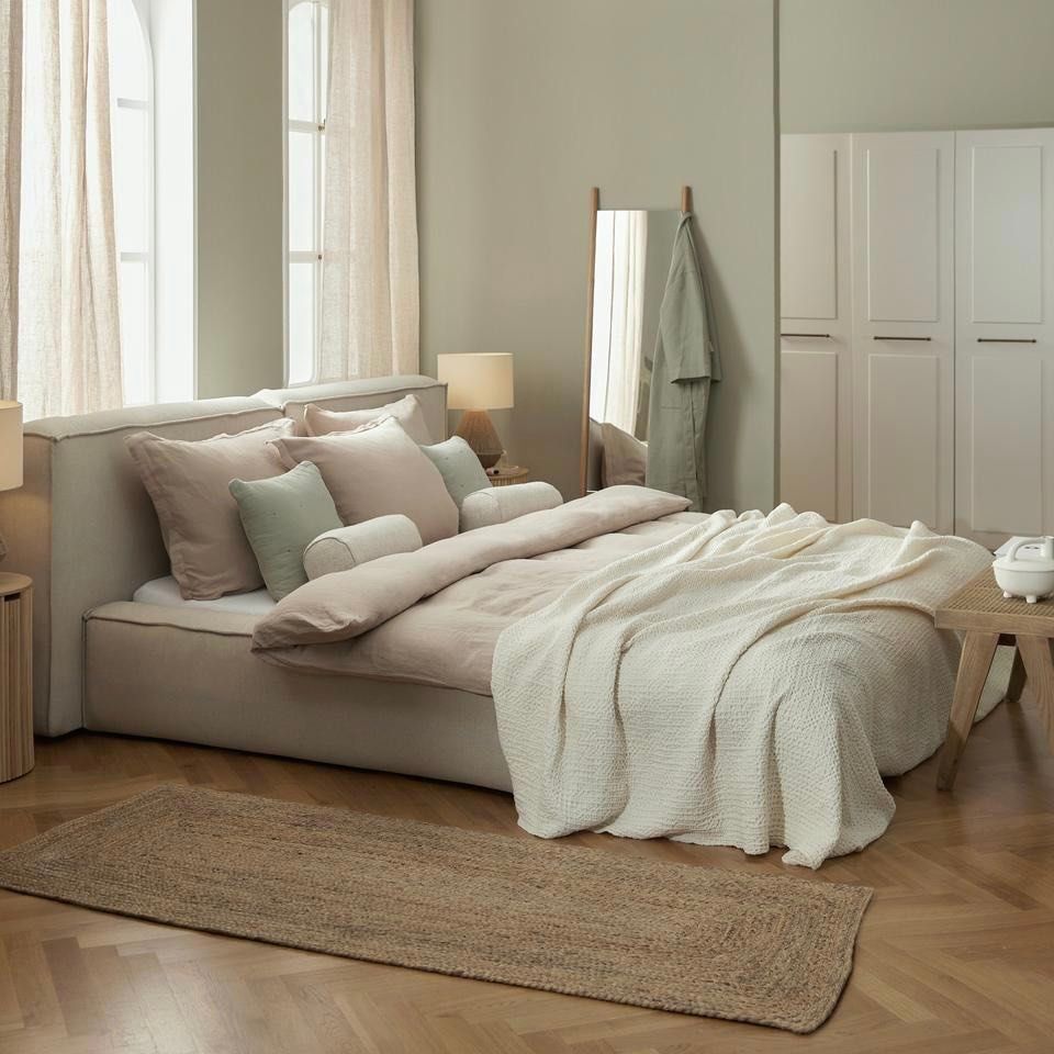 Giường ngủ bọc nệm cao cấp Lennon Bed phong cách Bắc Âu Rubies House