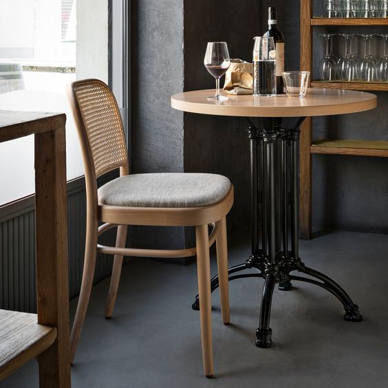 Ghế Thonet 811gỗ Ash đan mây Rubies House