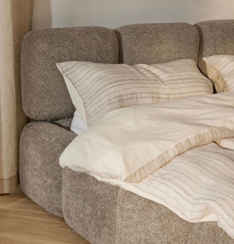 Giường ngủ bọc nệm cao cấp Teddy Bed phong cách Bắc Âu Rubies House