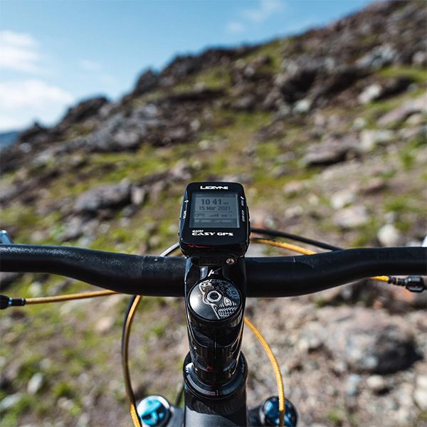 Đồng hồ tốc độ Lezyne Macro Easy GPS