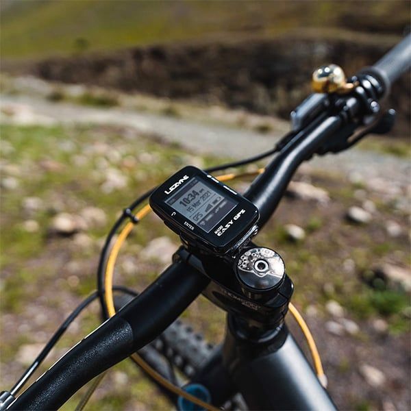 Đồng hồ tốc độ Lezyne Macro Easy GPS
