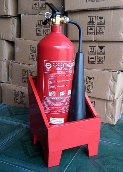 Kệ đựng 1 bình chữa cháy