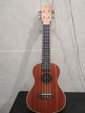 Ukulele gỗ Fender size 23