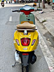 Vespa Primavera Sean Wotherspoon