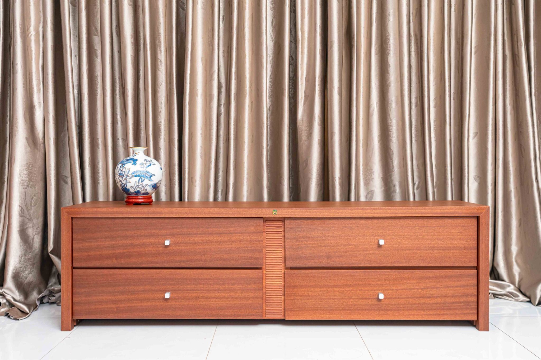 KỆ TIVI HN8