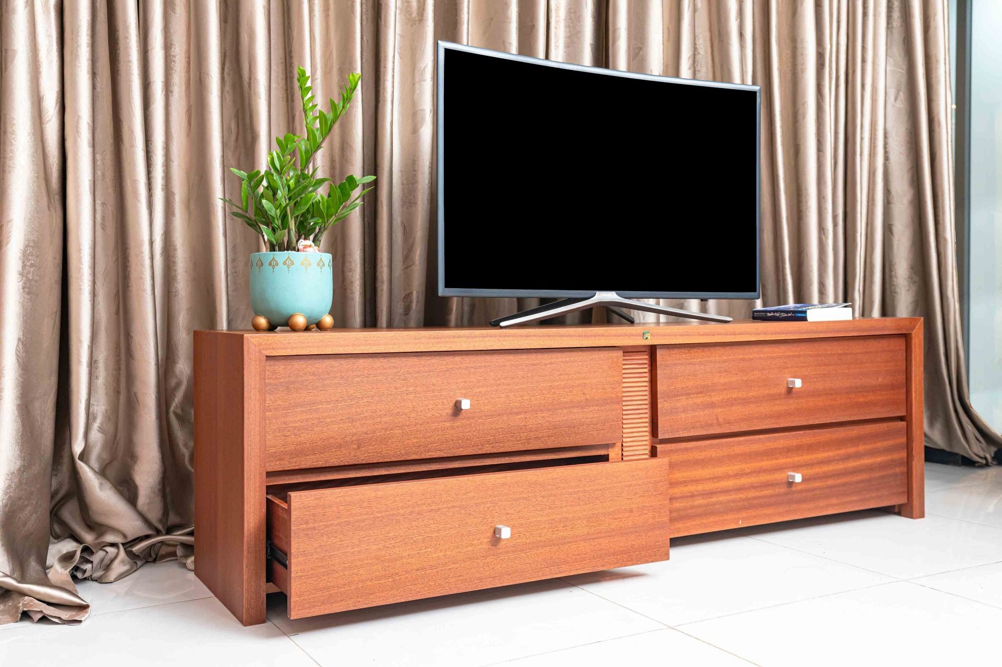 KỆ TIVI HN8