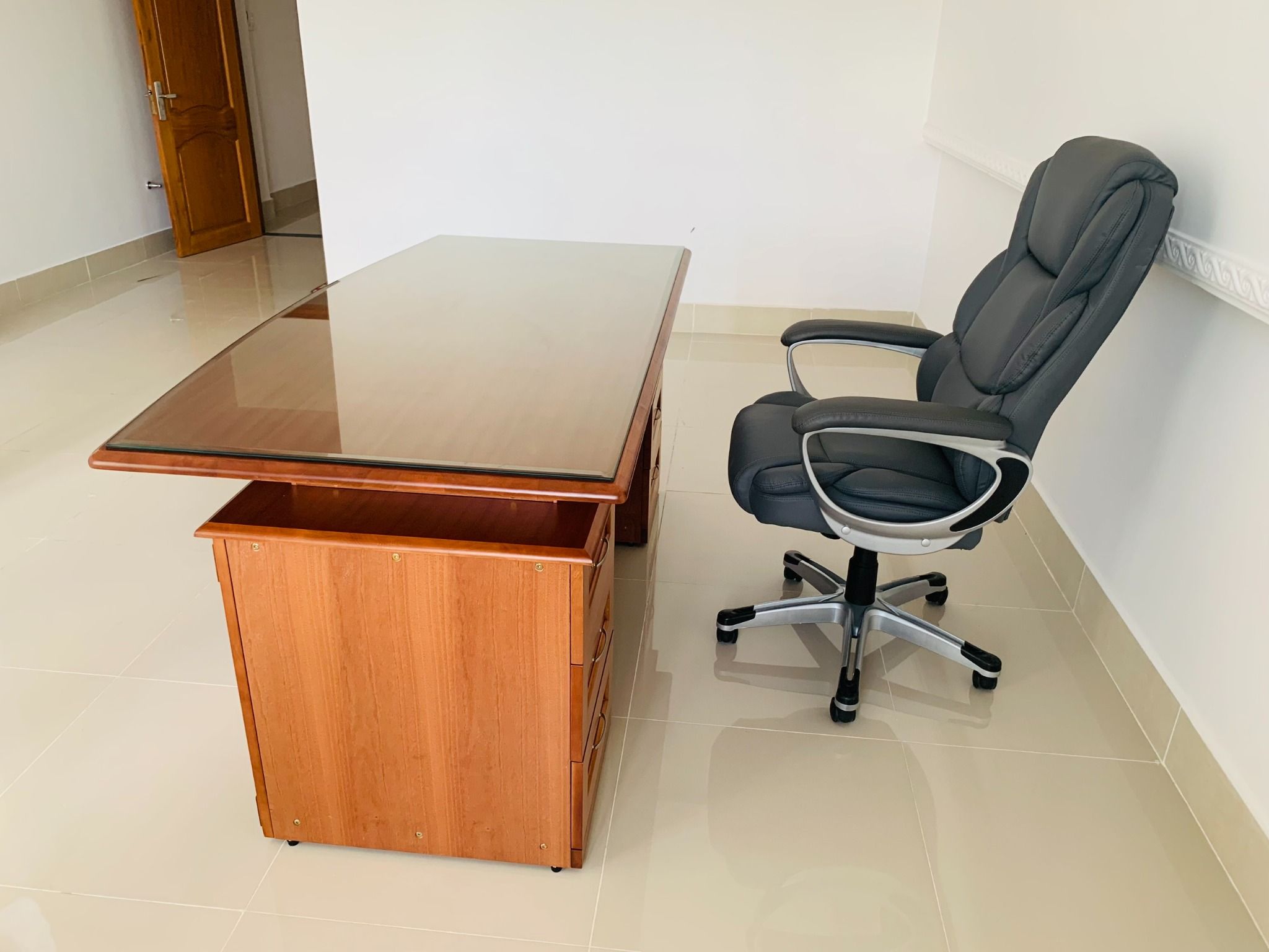 BÀN GIÁM ĐỐC SG1 (1M8)