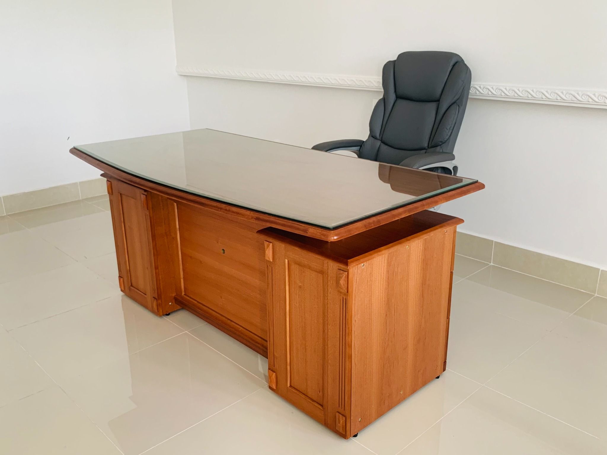 BÀN GIÁM ĐỐC SG1 (1M8)