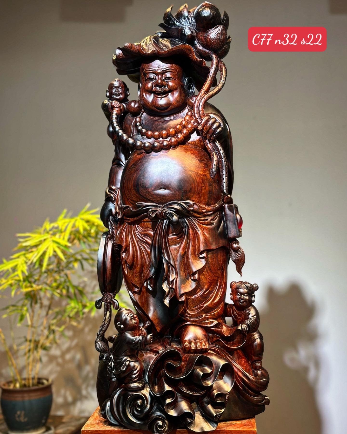 Di lặc tam phúc Gỗ trắc đỏ đen