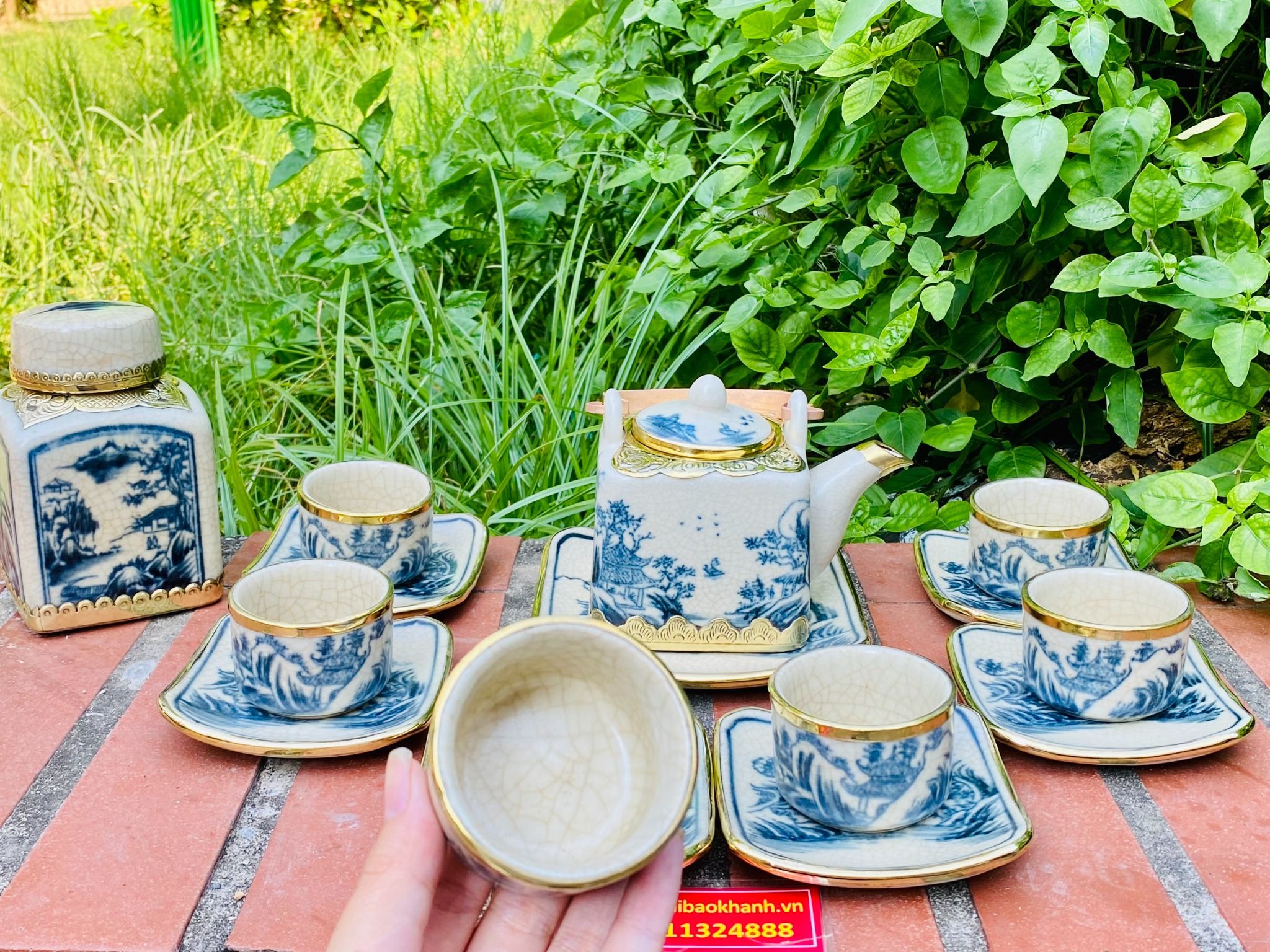 Bộ Ấm Chén Bát Tràng Men Rạn Dáng Vuông Họa Tiết Phong Thủy