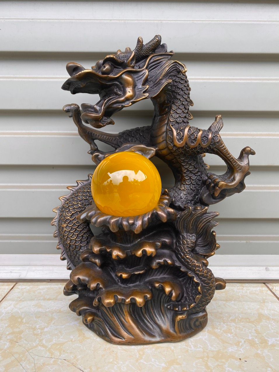 R-ỒNG PHUN CHÂU. NHẢ NGỌC