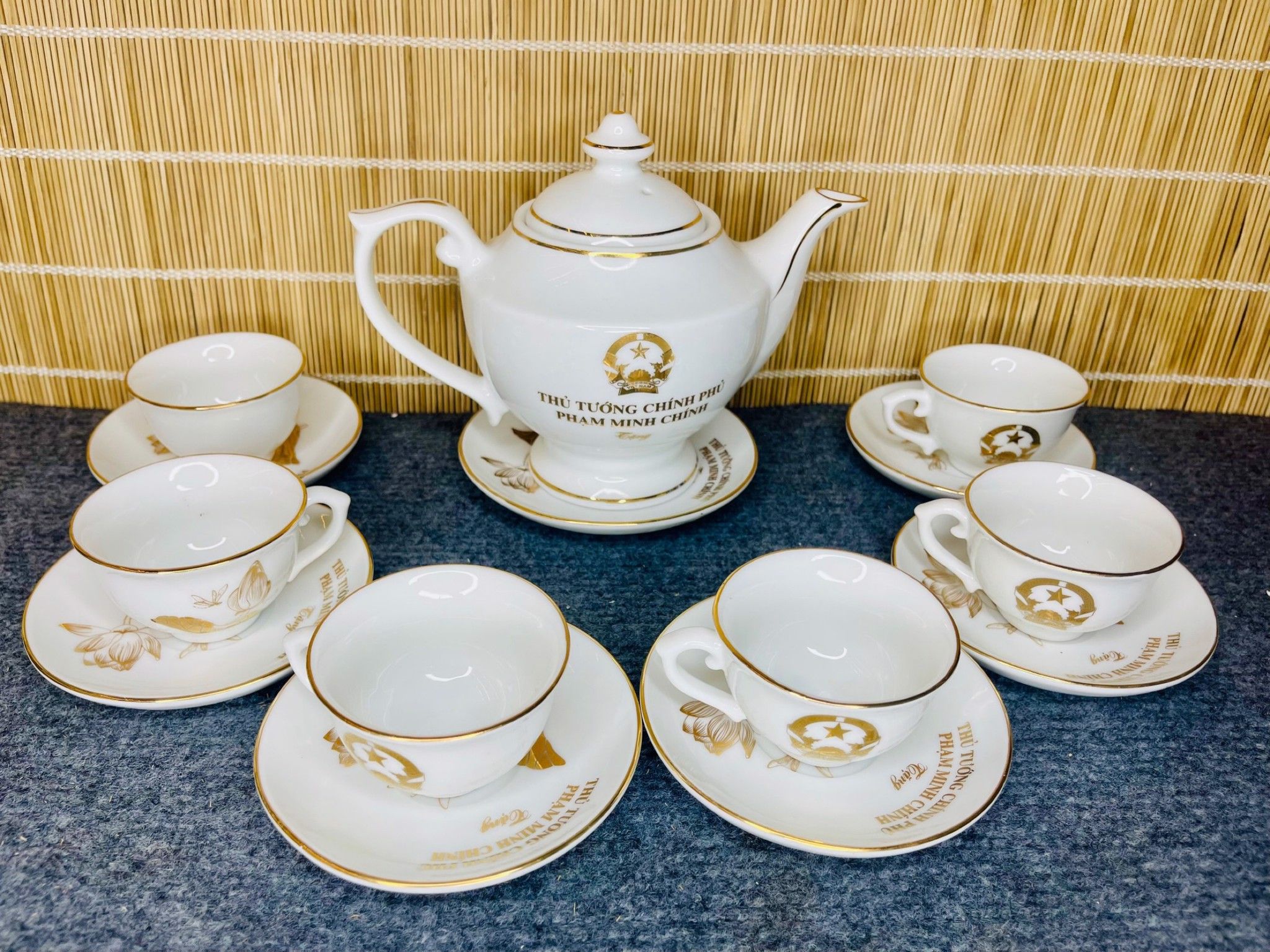 BỘ ẤM CHÉN THỦ TƯỚNG