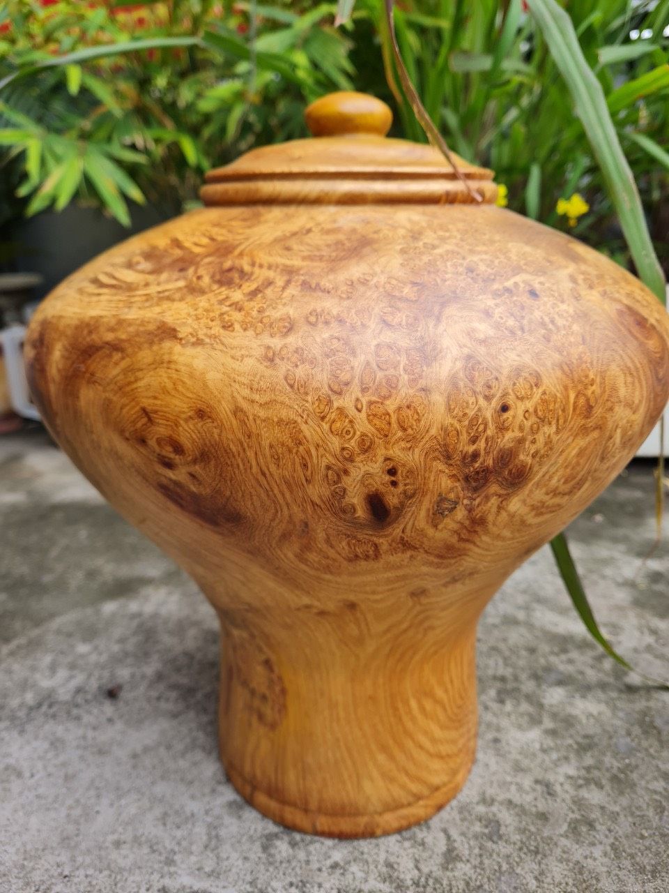 Bình phú quý chiêu tài lộc ( có 1 0 2 ) Gỗ nu hương việt liền khối