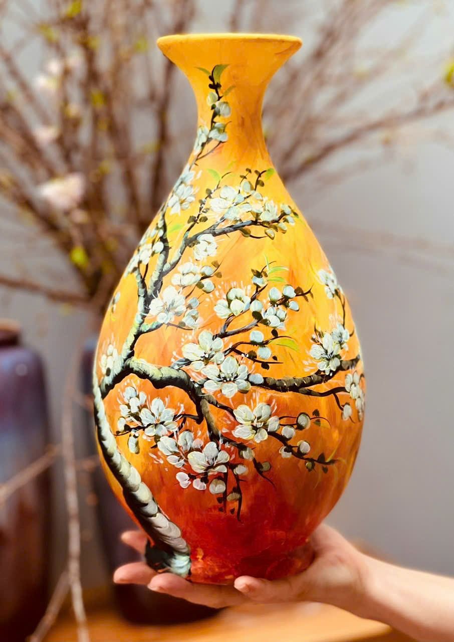 BÌNH GỐM HOA MAI