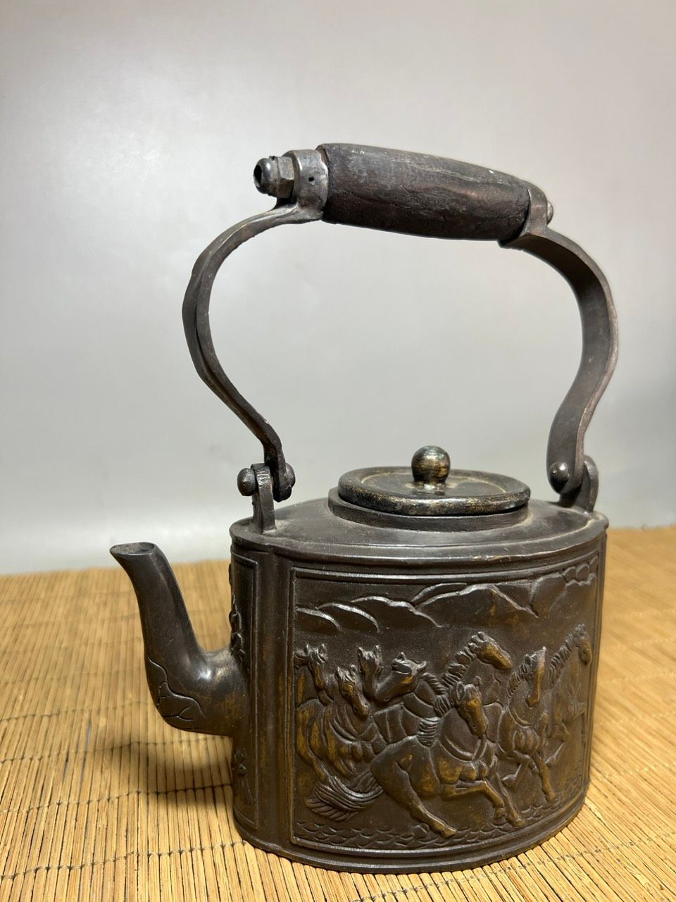 ẤM ĐỒNG BÁT TIÊN