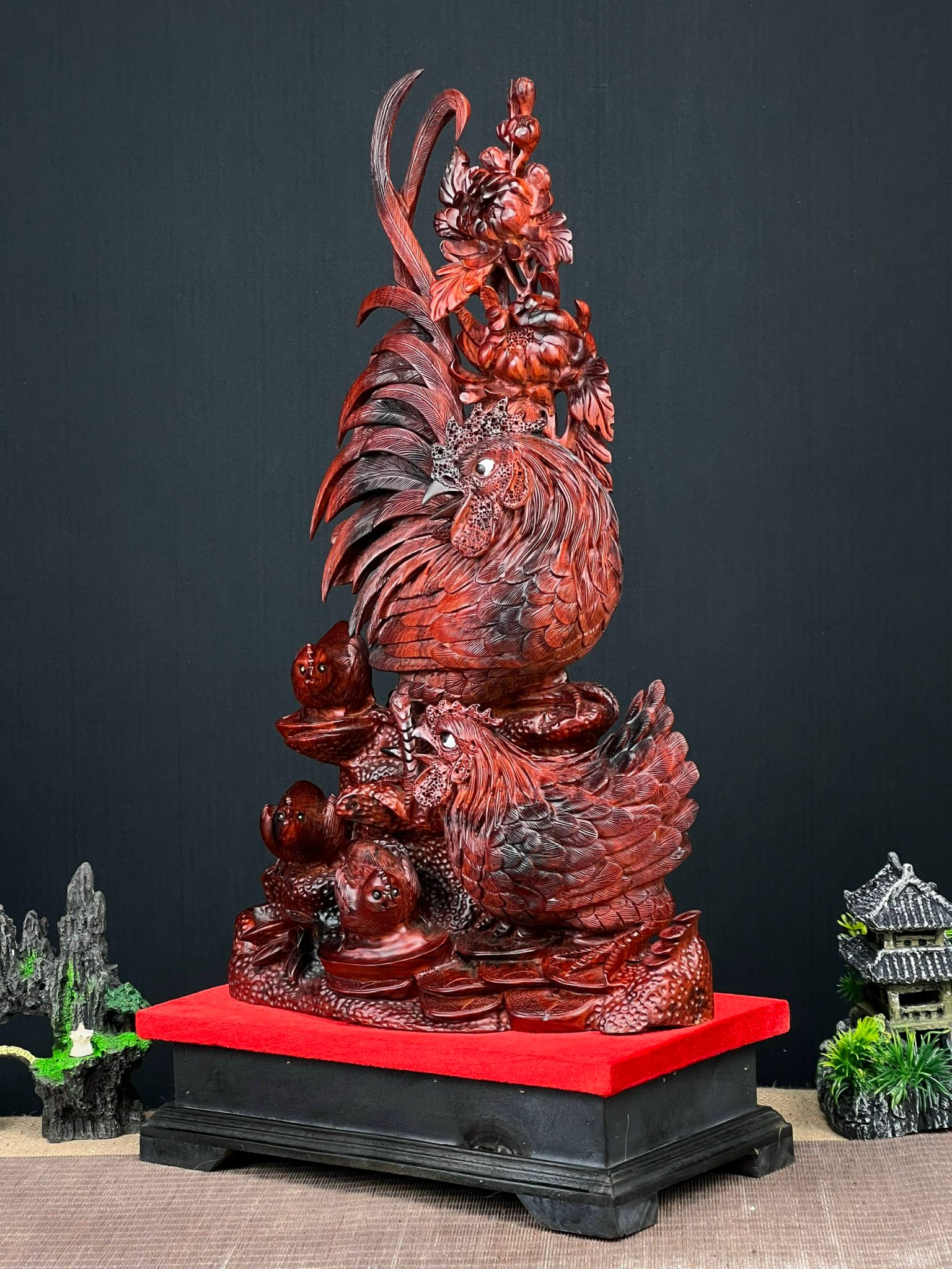 Gia đình gà ( TOÀN GIA PHÚC ) Gỗ trắc việt đỏ đen liền khối Đục kỹ sắc nét