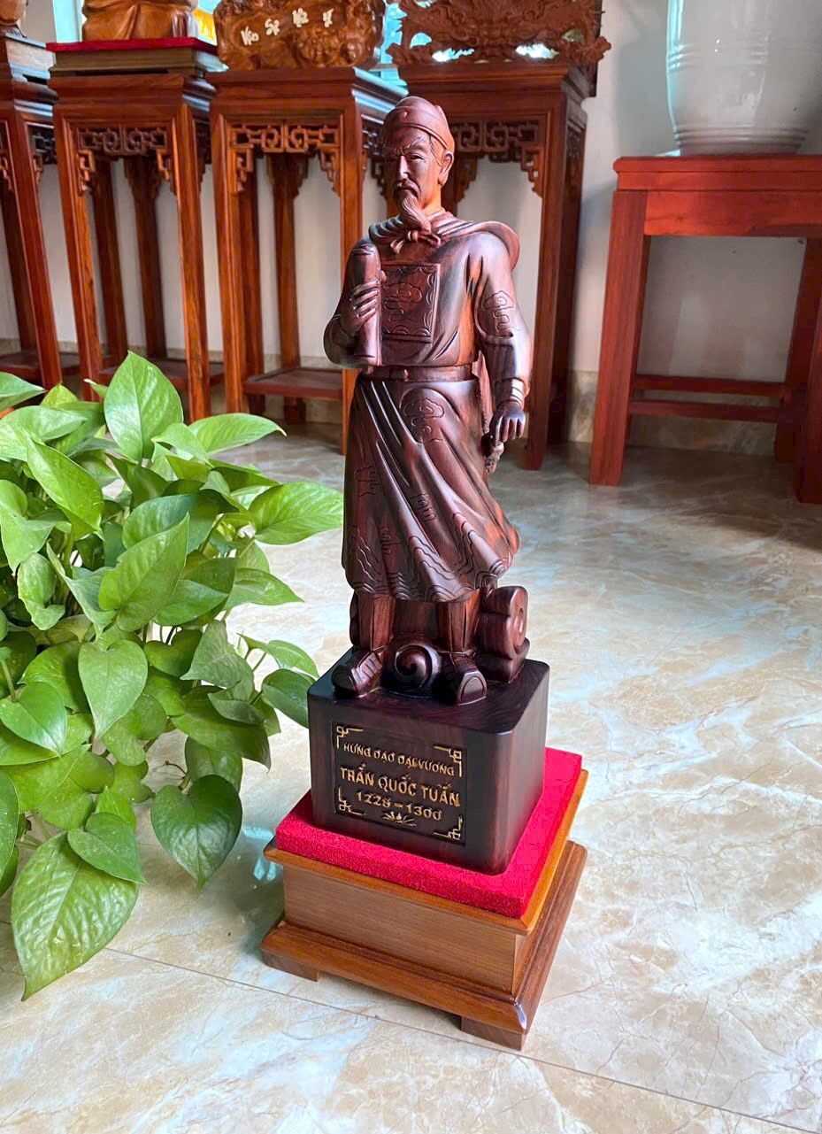 Trần Quốc Tuấn Gỗ trắc