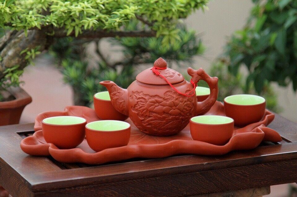 Bộ Ấm Chén Gốm Tử Sa Bát Tràng Họa Tiết Đắp Nổi Hoa Châm Khay Lá Sen