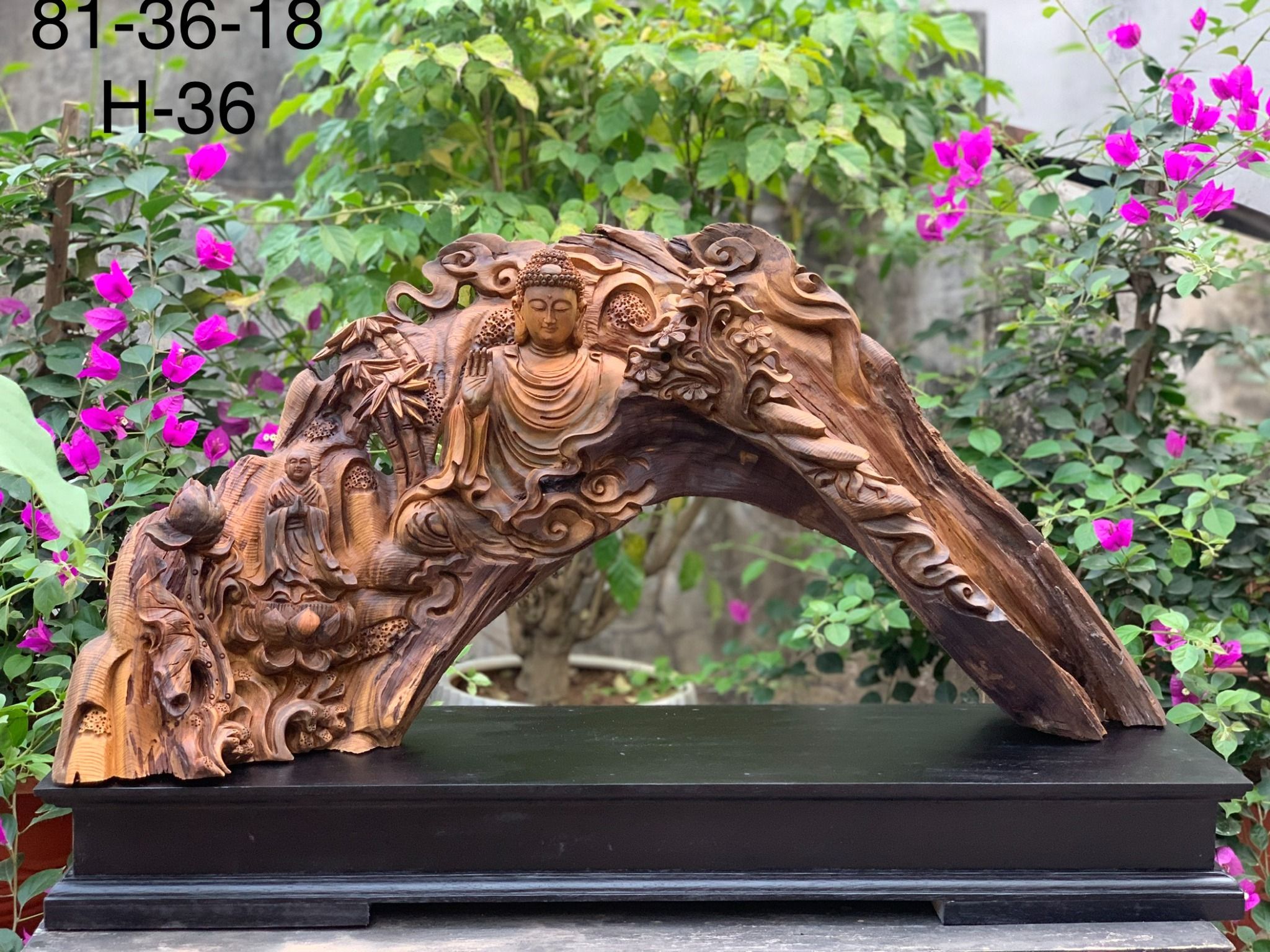 Tượng Nhất Tâm Bái Phật Gỗ Bách Xanh Nguyên Khối Có Thiết Kế Xông Trầm