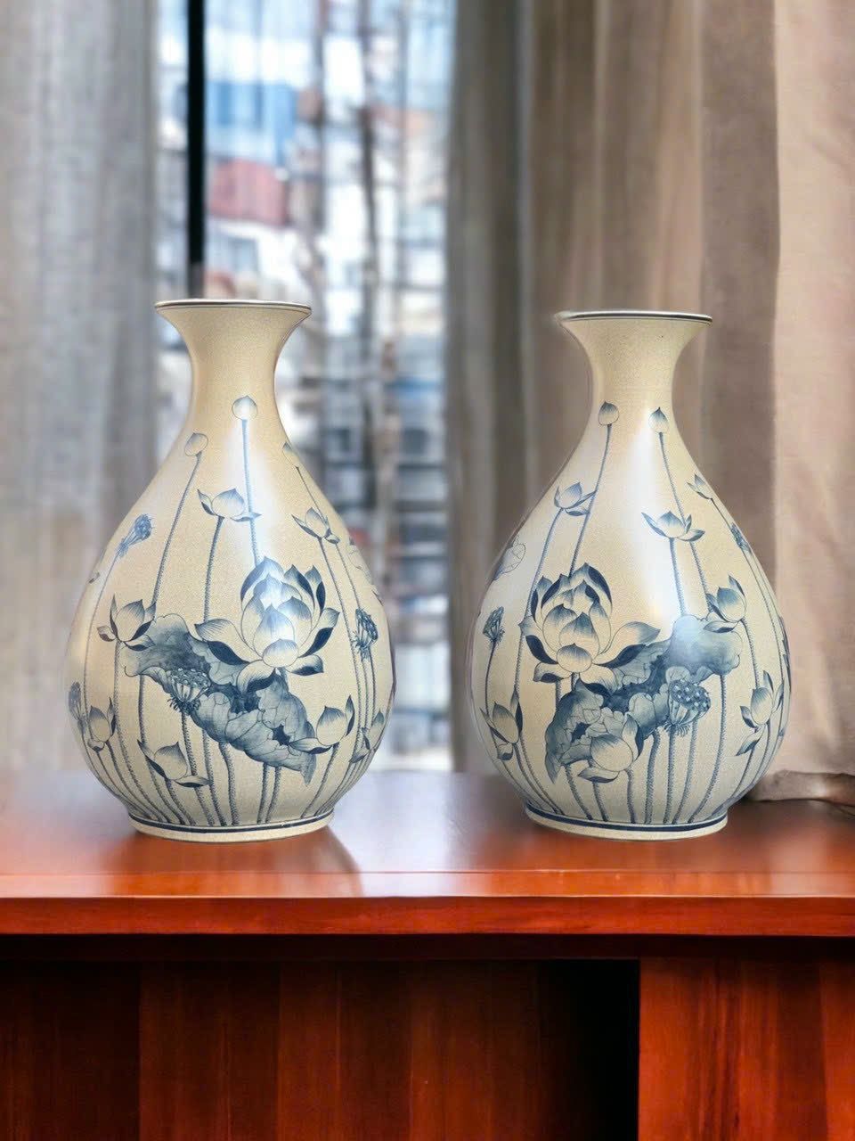 Tỳ bà men rạn vẽ hoa sen thủ công