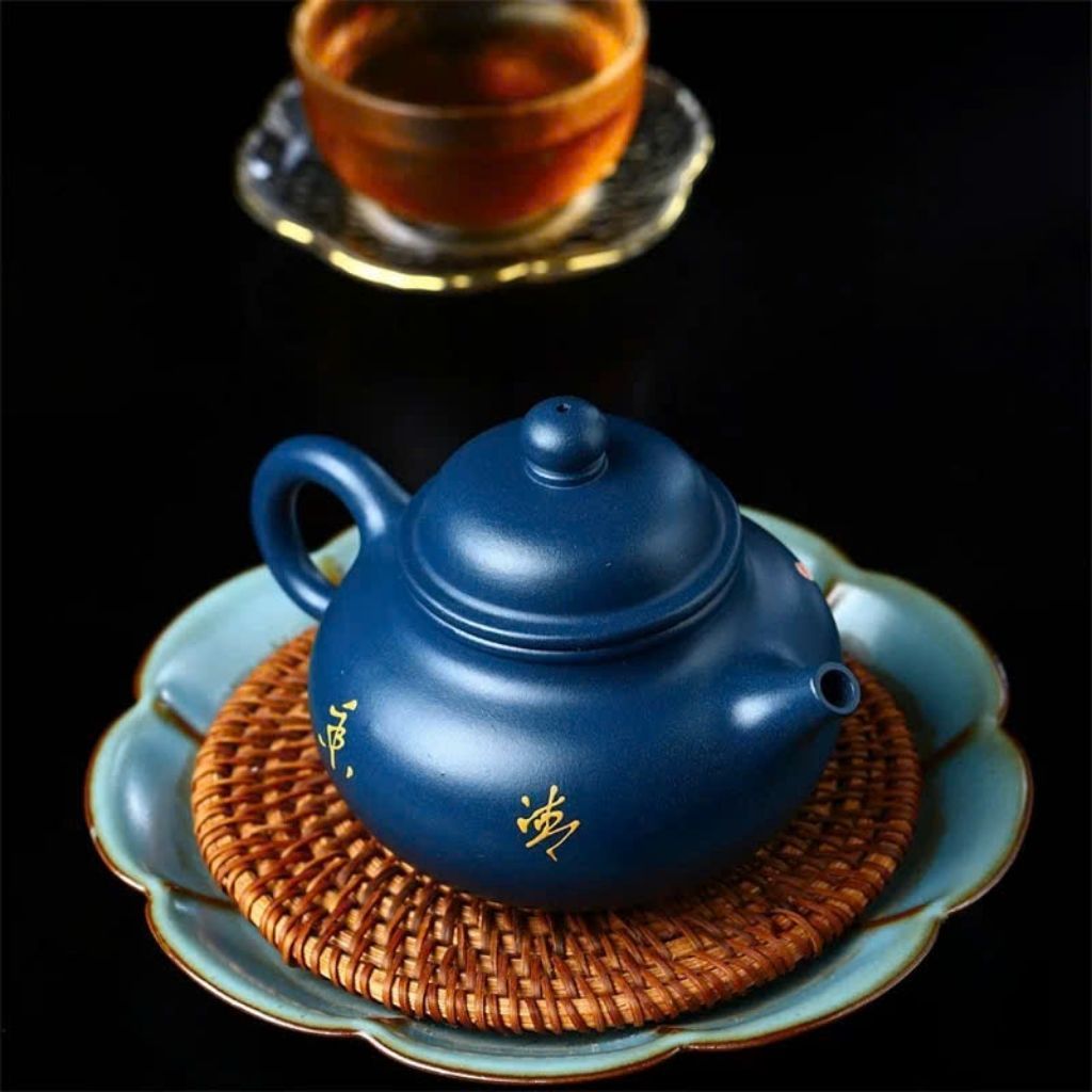 Ấm trà tử sa vẽ tay hoa lan BKCECN-9242