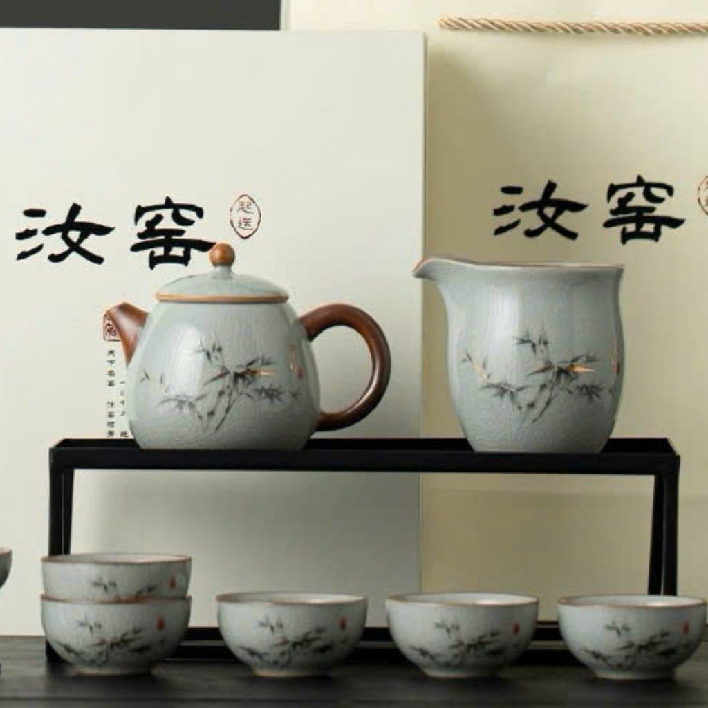 Bộ ấm chén hoa lam kín mật BKCECN-9244