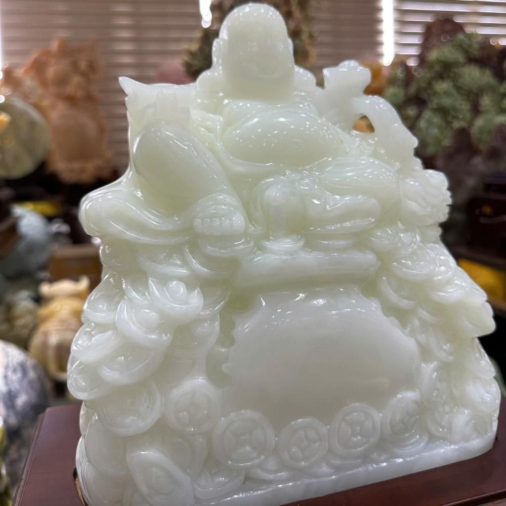 Thần tài di lặc ngồi đĩnh tiền BKSTVN-9105
