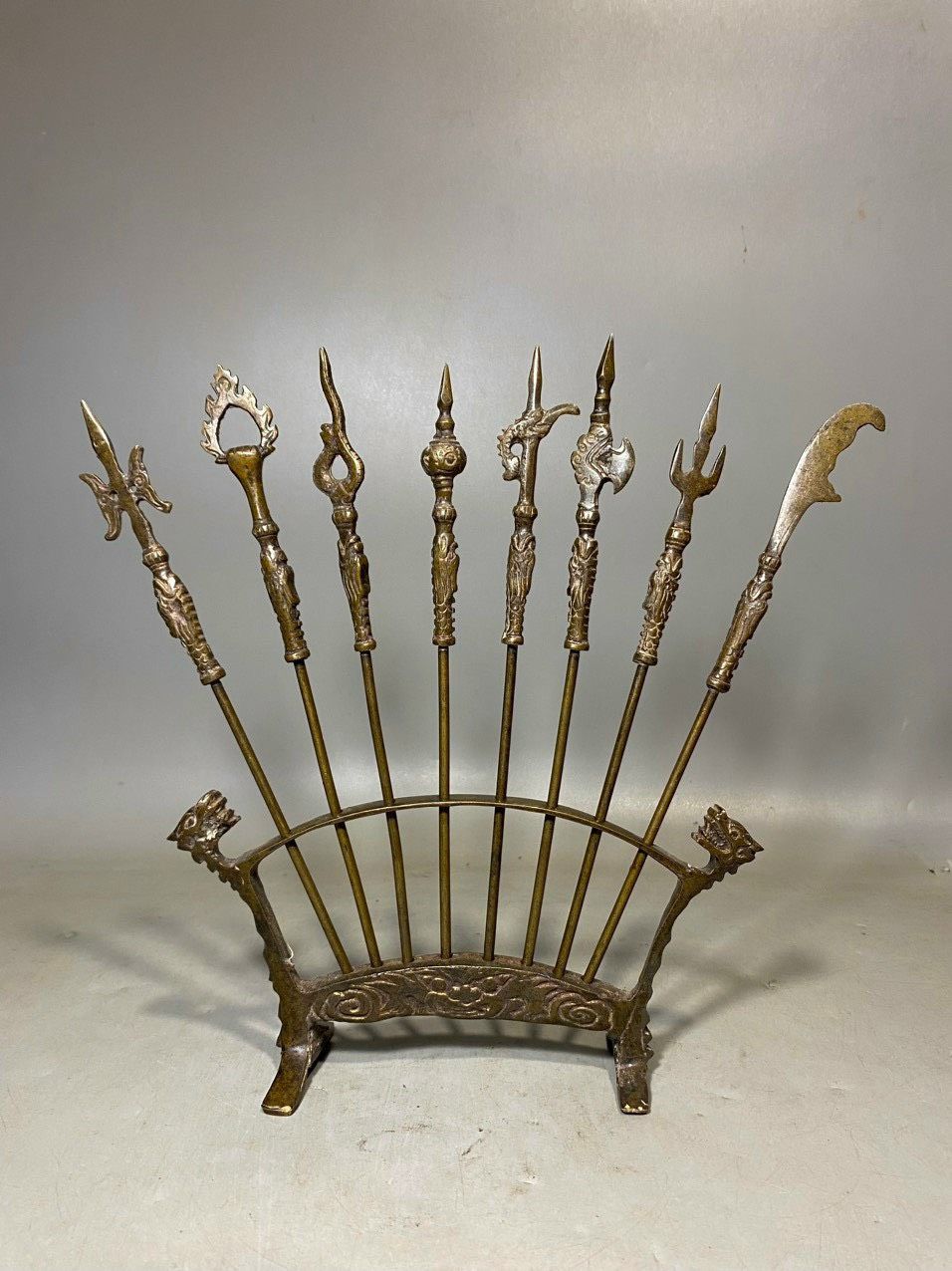 Bộ Bát Bửu - Chấp Kích Bằng Đồng Cao 27cm