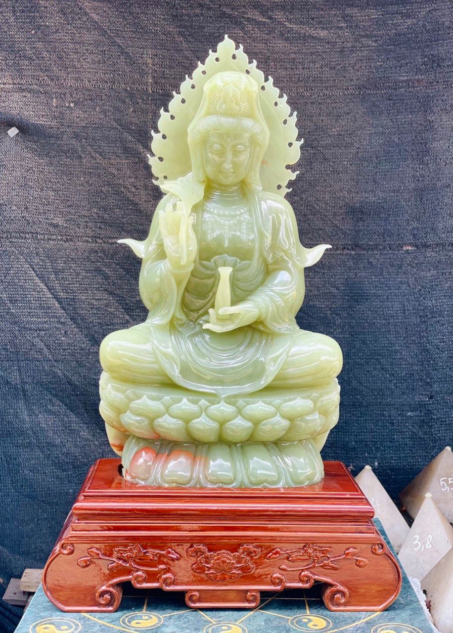 Ngài Quan Thế Âm Bồ Tát Chất Ngọc Onyx Xanh