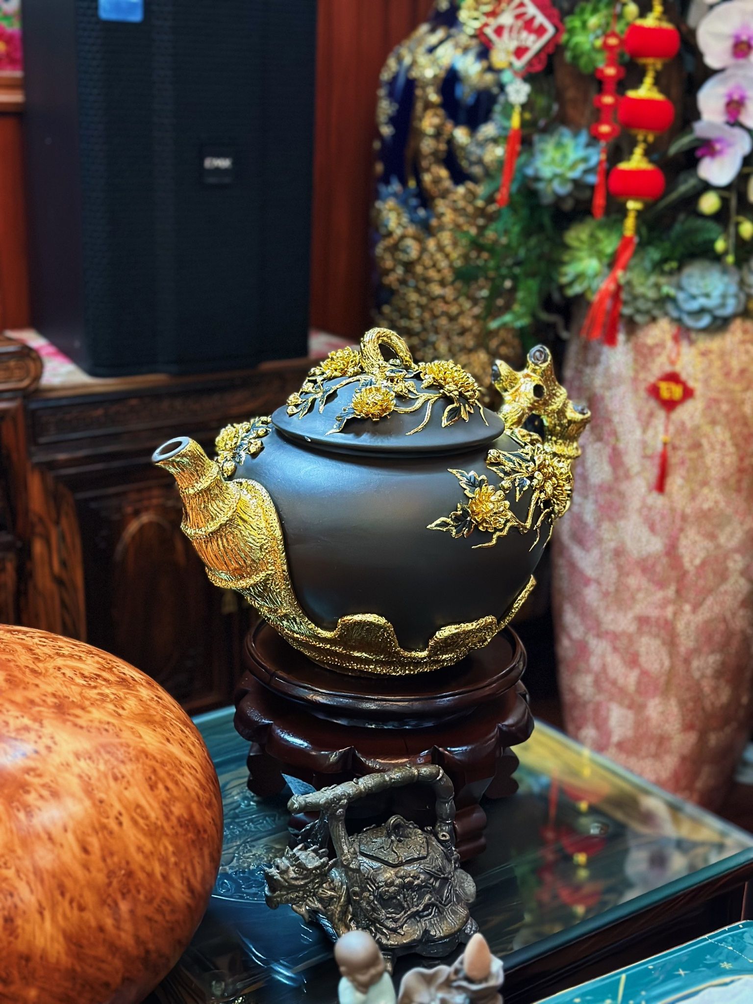 ẤM HẠNH PHÚC DÁT VÀNG
