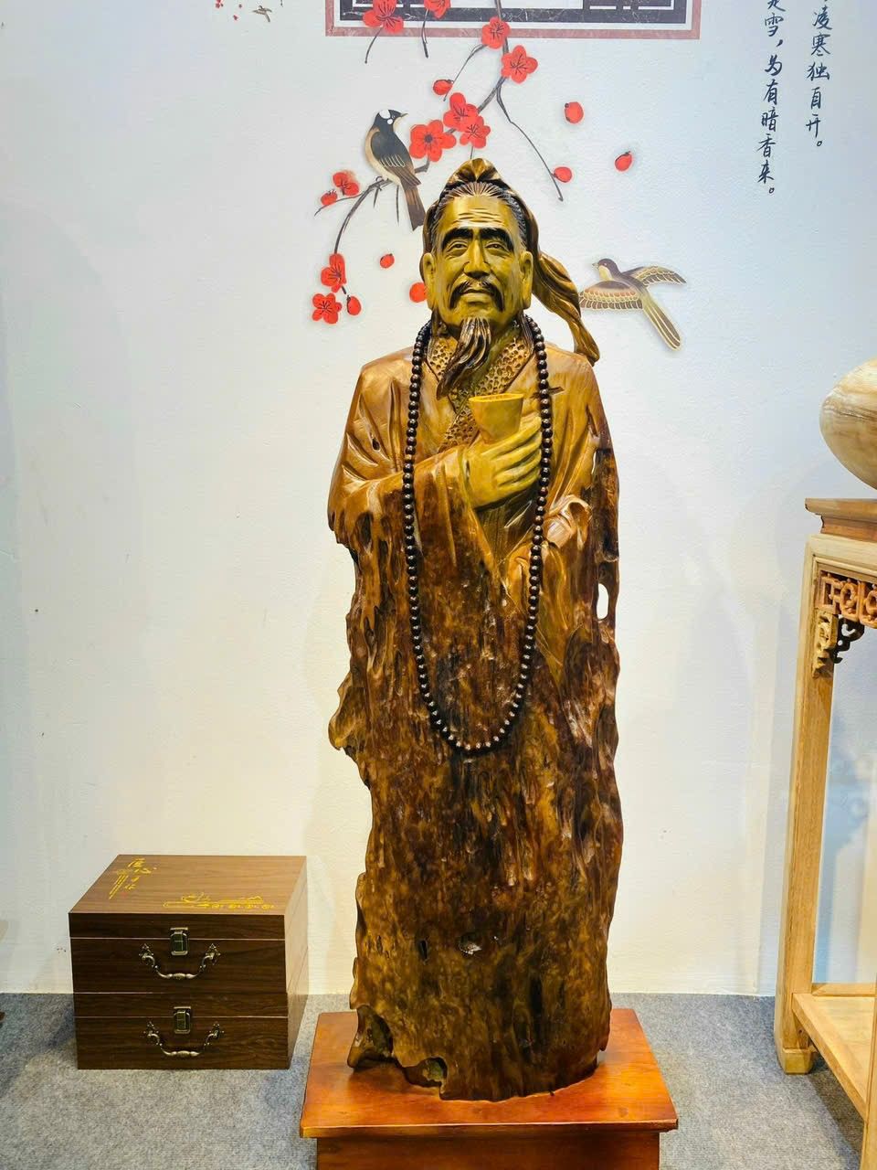TƯỢNG THẦN TRÀ LỤC VŨ