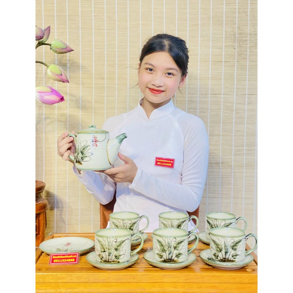 Bộ ấm chén họa tiết dân gian