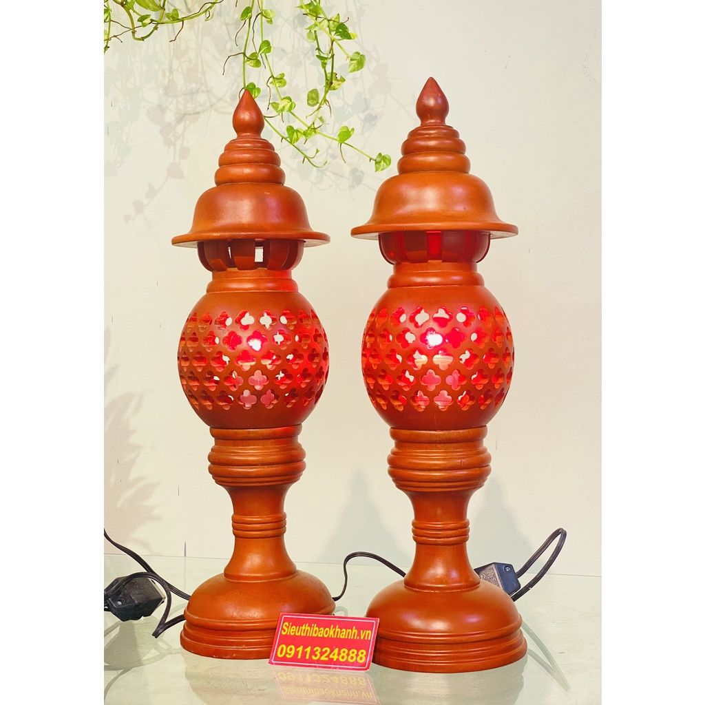 Cặp đèn thờ chất liệu gỗ hương cao cấp loại 50cm (có nút chỉnh sáng)
