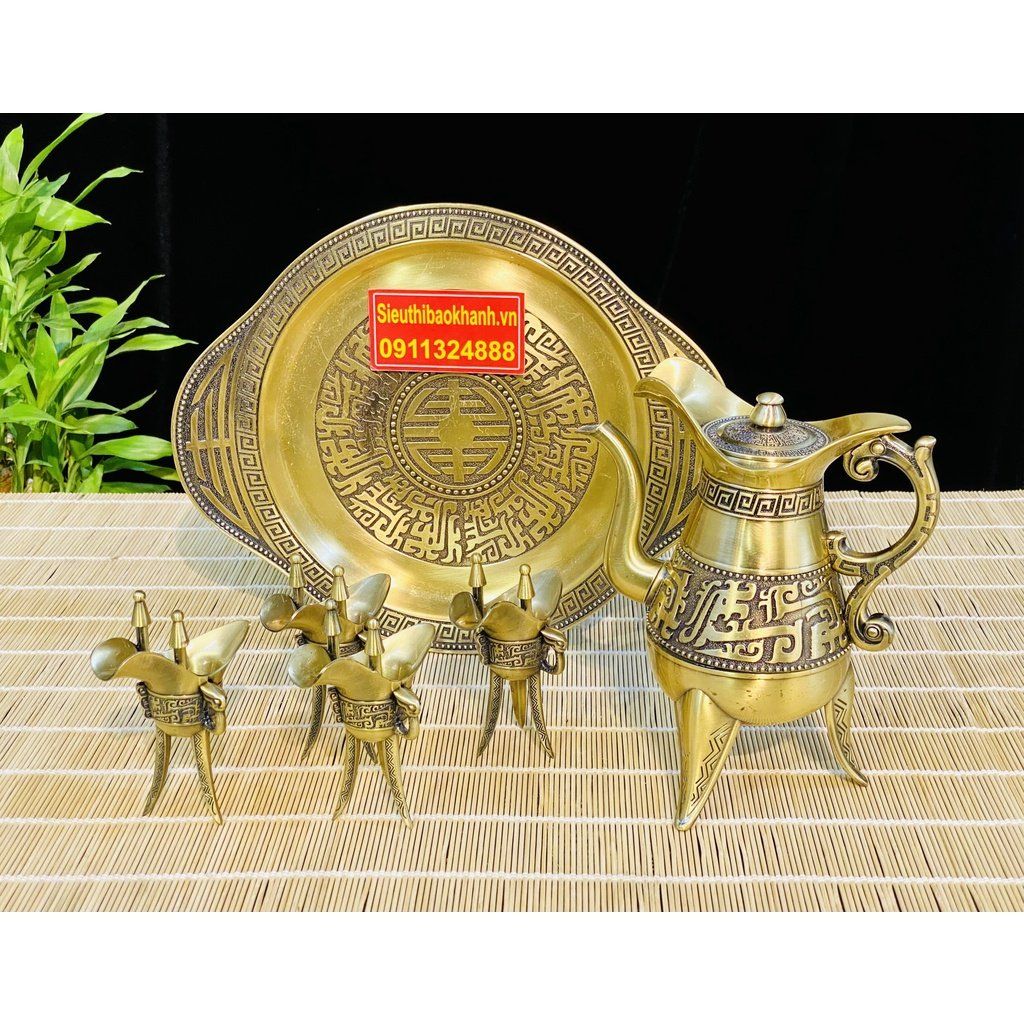  Bộ ấm chén uống trà bằng đồng vàng mộc kiểu dáng thời Trung cổ 