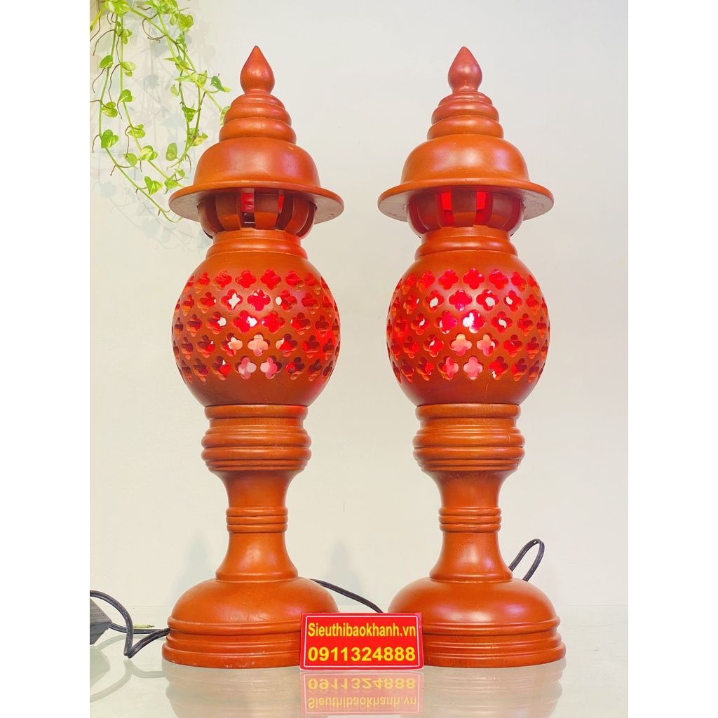 Cặp đèn thờ chất liệu gỗ hương cao cấp loại 50cm (có nút chỉnh sáng)