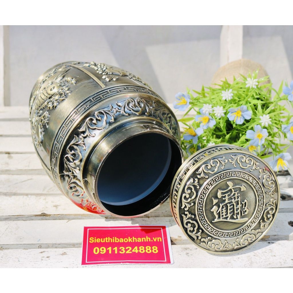 Hộp đựng chè đồng họa tiết lí ngư (cao 18cm)