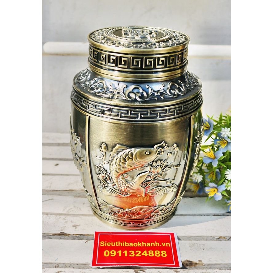 Hộp đựng chè đồng họa tiết lí ngư (cao 18cm)