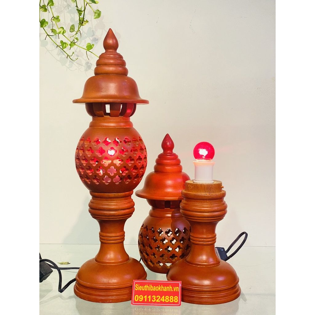 Cặp đèn thờ chất liệu gỗ hương cao cấp loại 50cm (có nút chỉnh sáng)