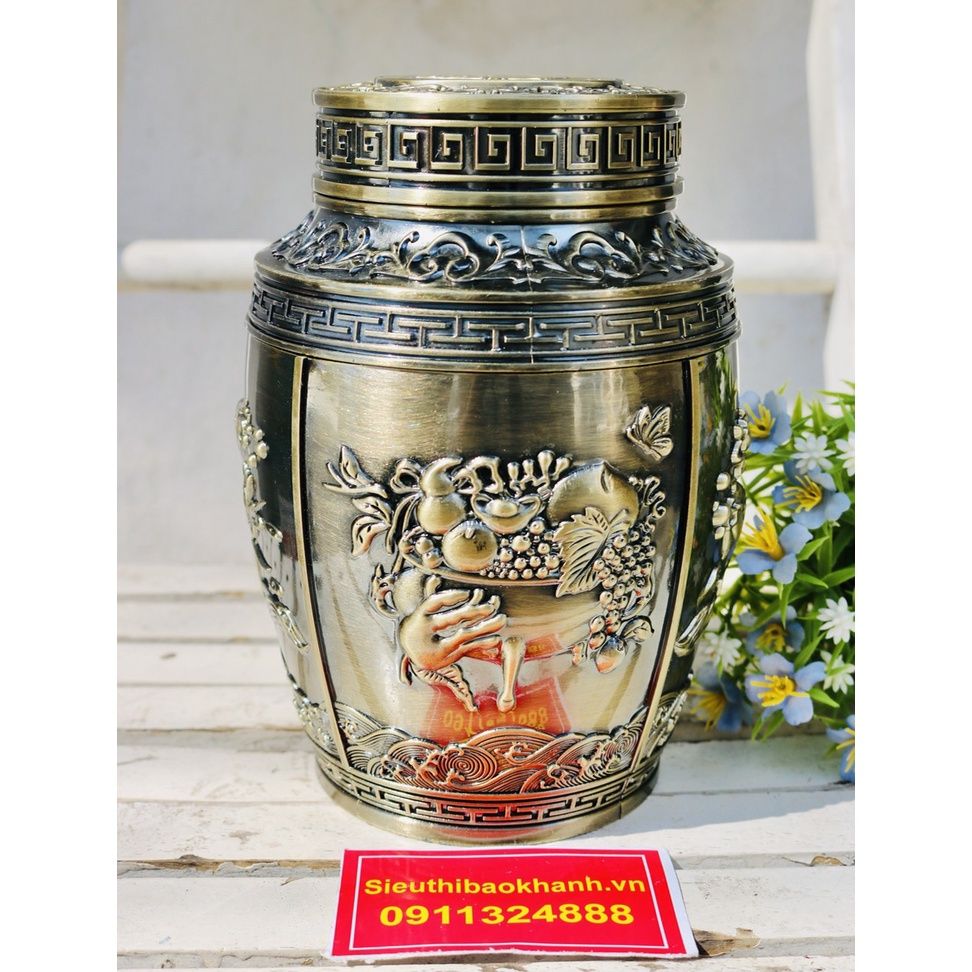 Hộp đựng chè đồng họa tiết lí ngư (cao 18cm)