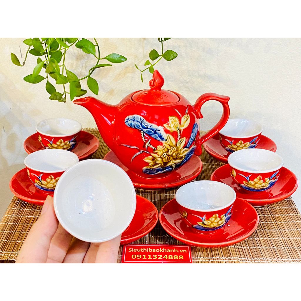 Bộ ấm chén men đỏ vẽ bông sen nổi độc đáo
