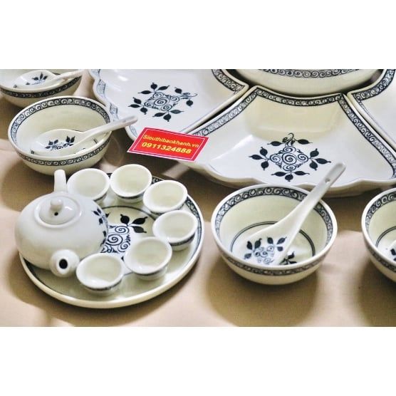 Set bát đĩa men trắng hoạ tiết hoa cổ - Siêu thị Bảo Khánh
