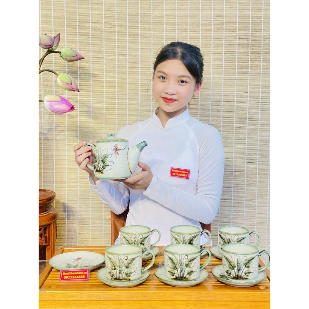 Bộ ấm chén họa tiết dân gian