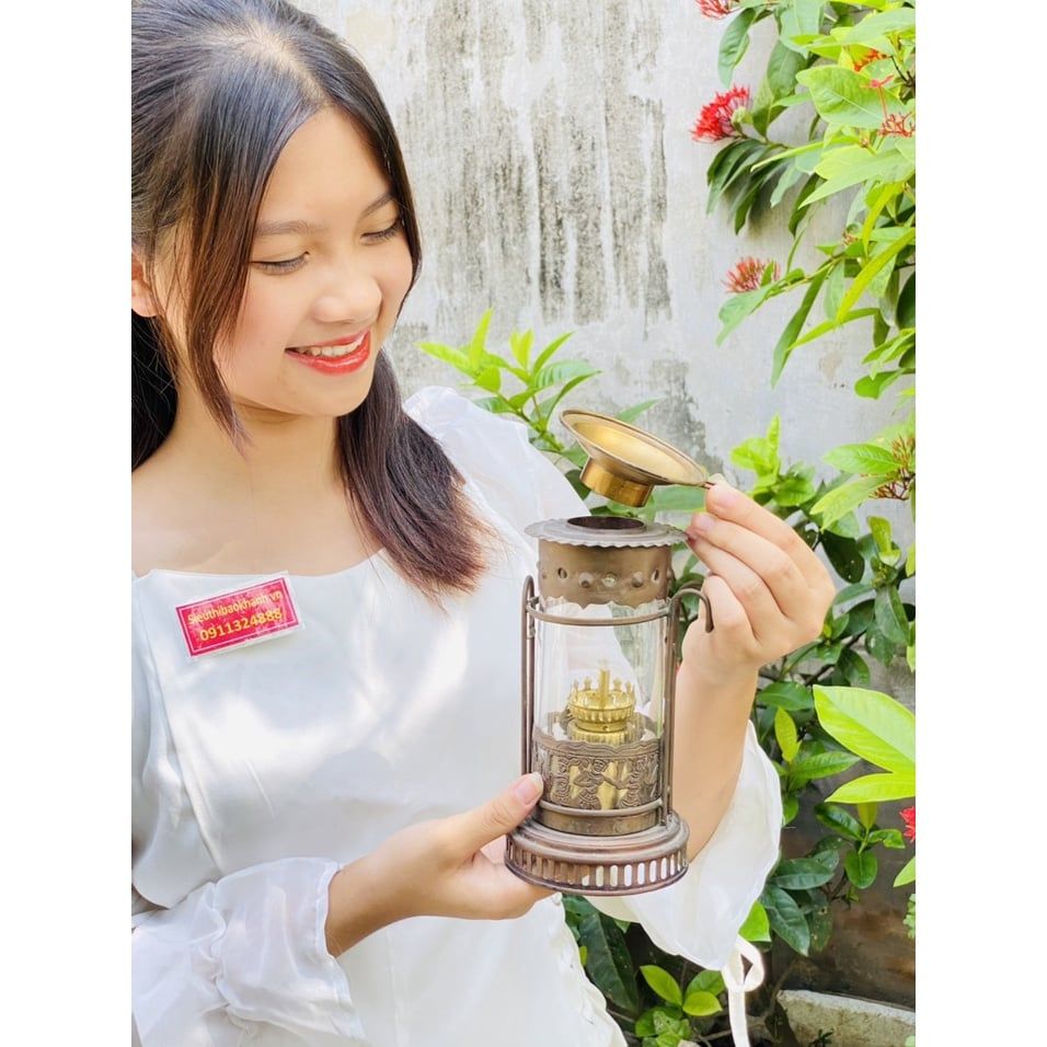 Đèn dầu trang trí thờ cúng bằng đồng (cao 20cm)