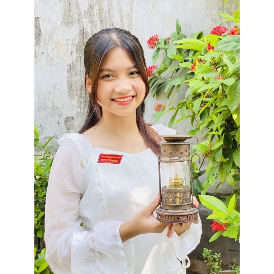 Đèn dầu trang trí thờ cúng bằng đồng (cao 20cm)
