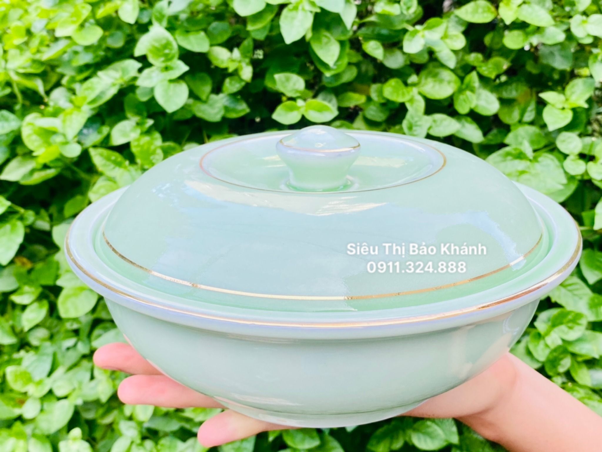 Bát Ngọc Xanh Viền Vàng