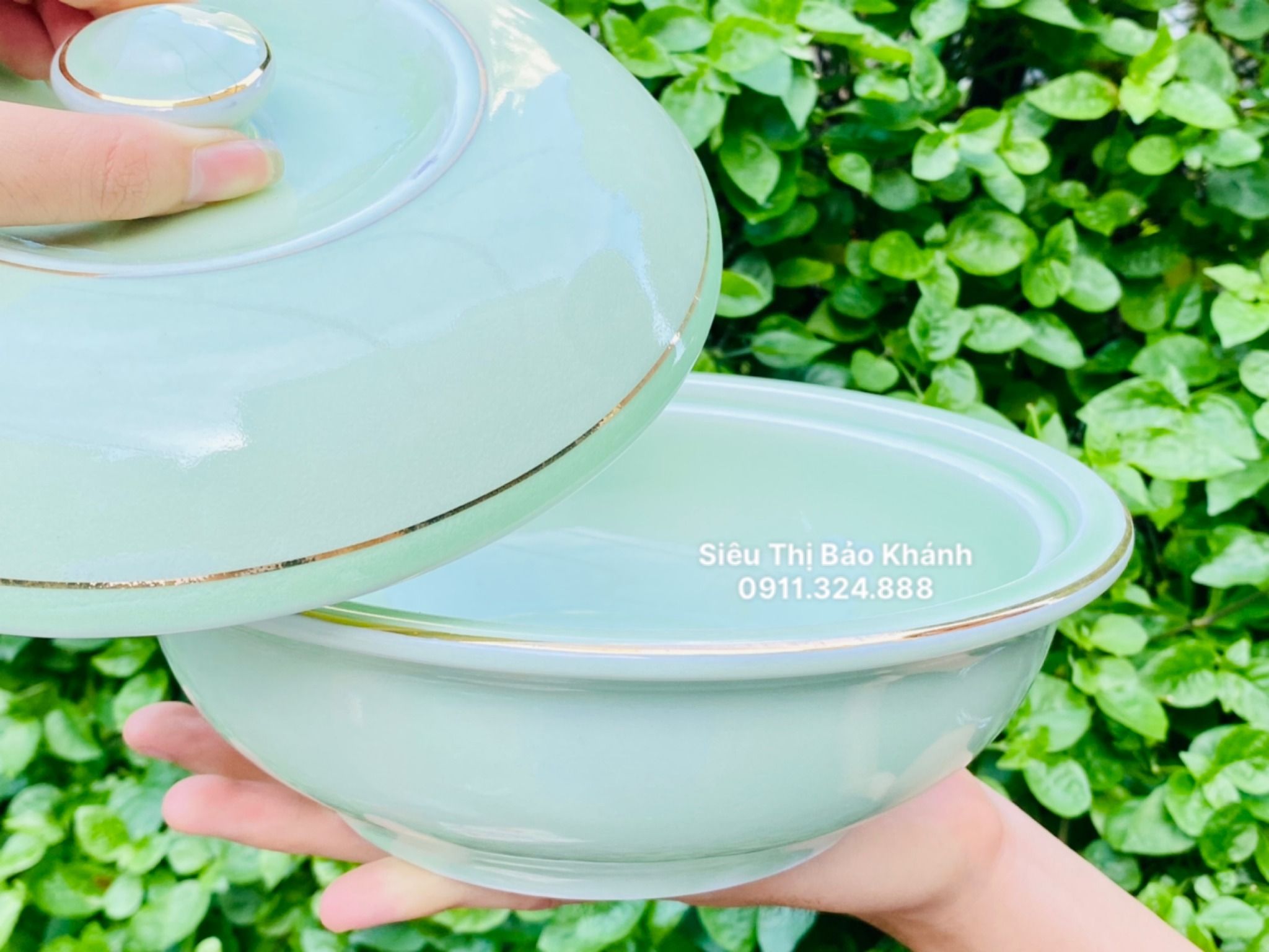 Bát Ngọc Xanh Viền Vàng