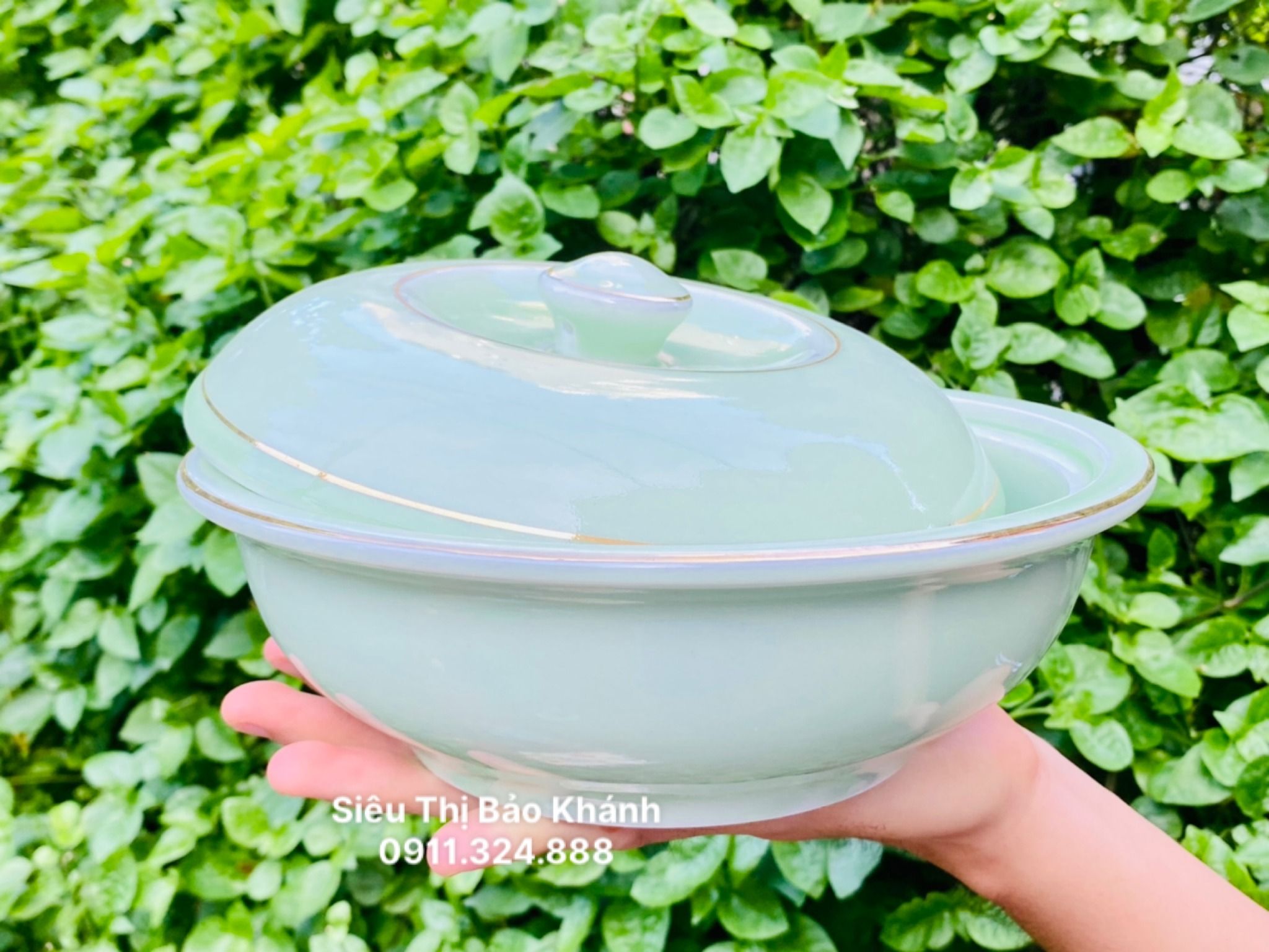 Bát Ngọc Xanh Viền Vàng