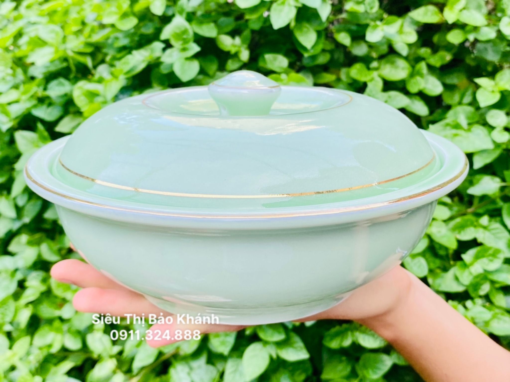 Bát Ngọc Xanh Viền Vàng