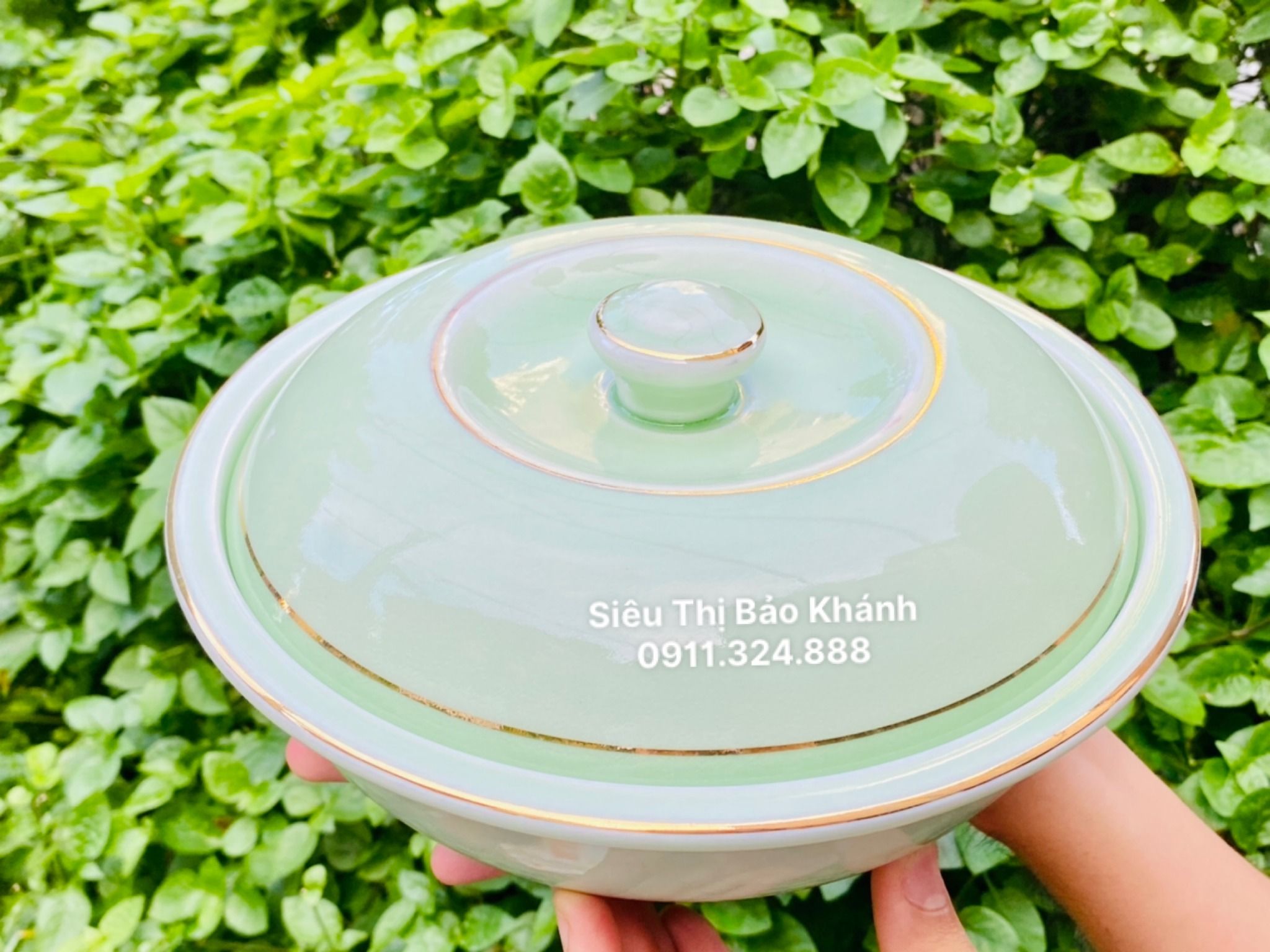 Bát Ngọc Xanh Viền Vàng