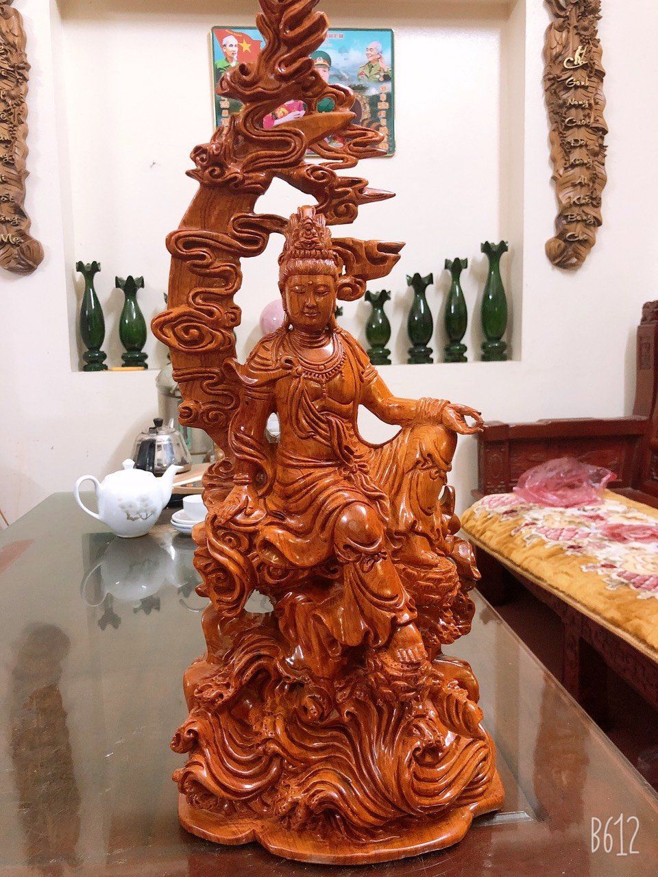 Quan âm tự tại gỗ hương đá